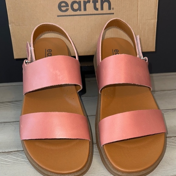 Earth Pink and Brown Sandals Minimalist Design - Picture 1 of 5
